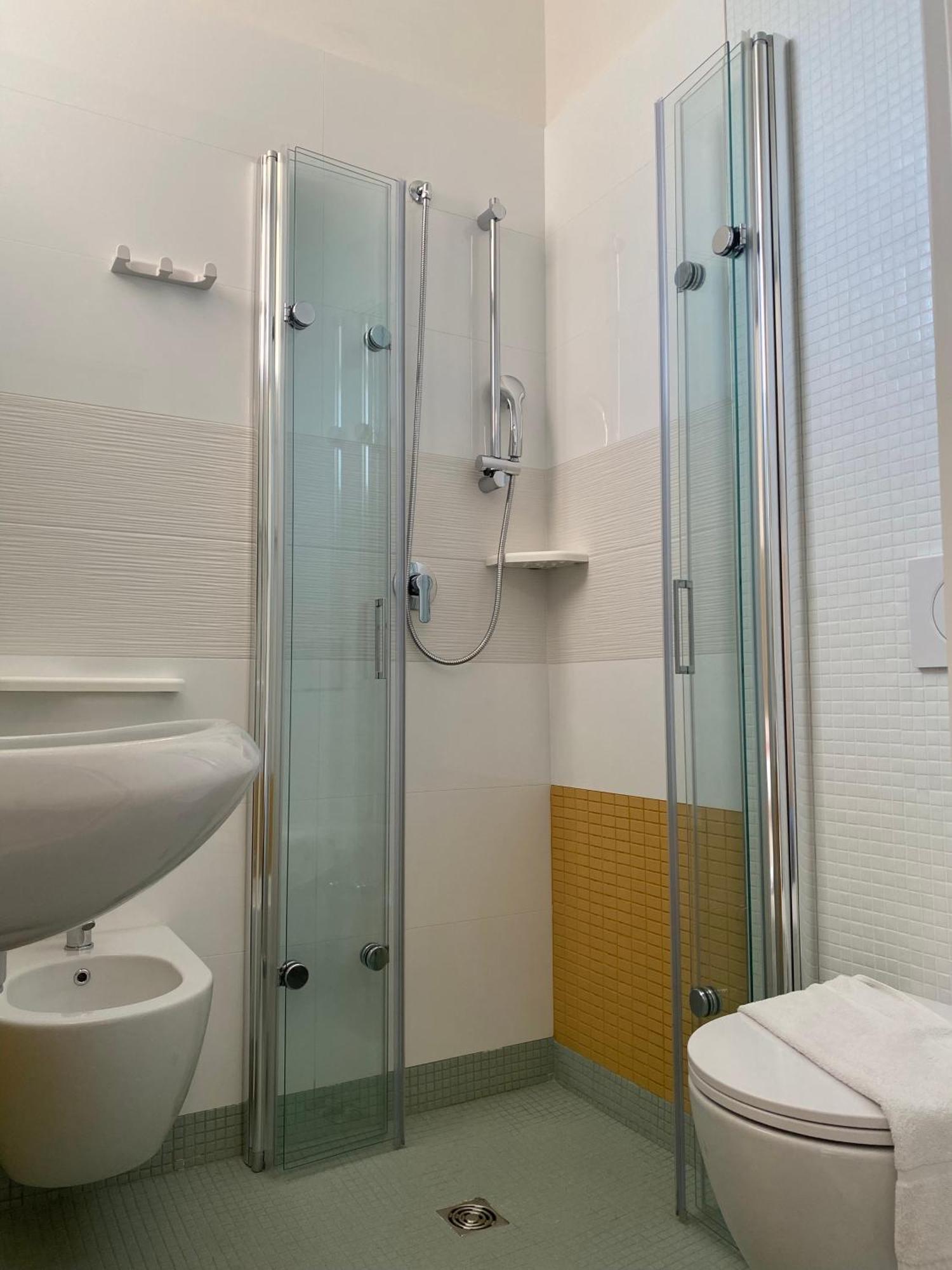 רימיני Hotel Loretta מראה חיצוני תמונה