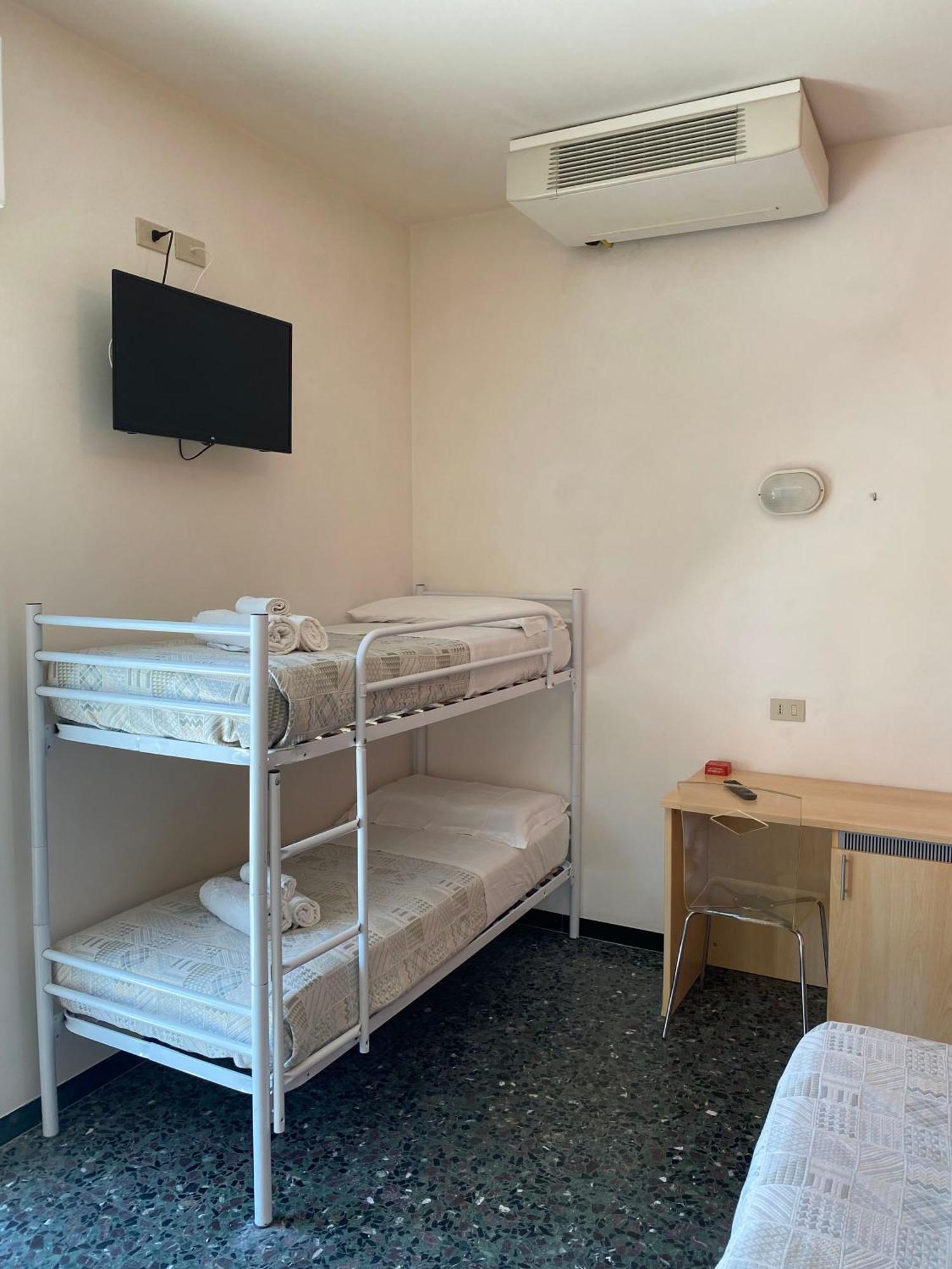 רימיני Hotel Loretta מראה חיצוני תמונה
